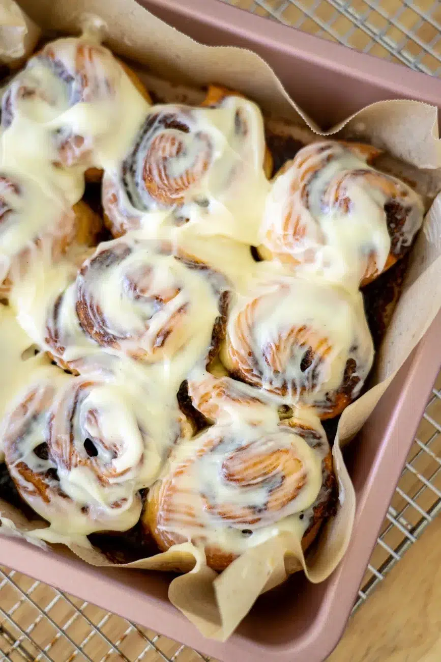 Easy no yeast cinnamon scroll featured image