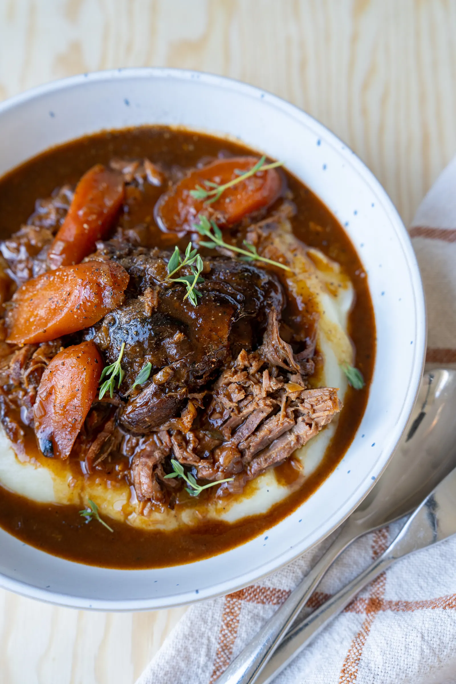 Pot roast beef recipe with mashed potatoes